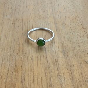 Elegant Silver Green Jade Stone Ring Size 8